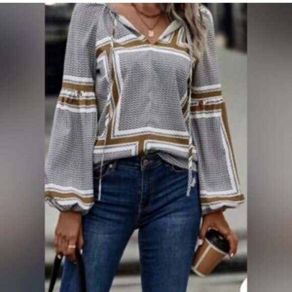 Aakaa Tops - Boho Geometric Print Peasant Top – Size Small